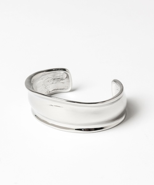 Andemiu（アンデミュウ）の「メタルワイドバングル347866（バングル/リストバンド・レディース・シルバー・FREE）」の3枚目の写真