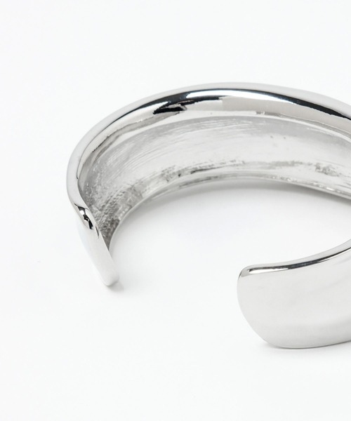 Andemiu（アンデミュウ）の「メタルワイドバングル347866（バングル/リストバンド・レディース・シルバー・FREE）」の5枚目の写真