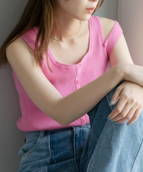 Kastane（カスタネ）の「肩スリットあきタンク（タンクトップ・レディース・イエロー/アイボリー/ピンク/ブラック・FREE）」の4枚目の写真