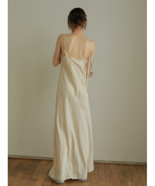 AMAIL(アマイル)の「Nudy maxi dress(ワンピース・レディース・アイボリー/ブラック・FREE)」の4枚目の写真