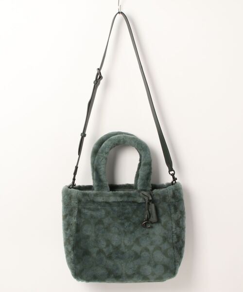 COACH(コーチ)の「トート 28・シグネチャー シアリング COACH(コーチ)の「トート 28・シグネチャー シアリング