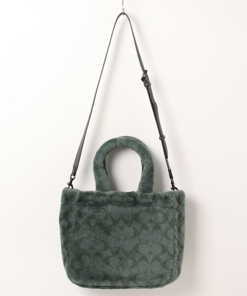 COACH（コーチ）の「トート 28・シグネチャー シアリング（トート