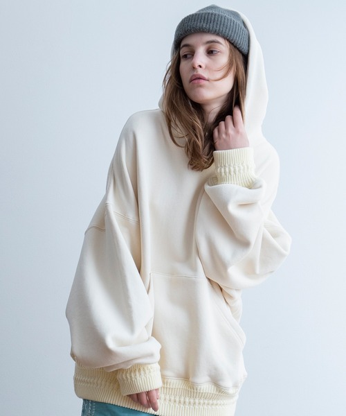 Universal Style Wear(ユニバーサルスタイルウェア)の「Universal Style Wear ビッグ ドルマン パーカー(パーカー・メンズ・ブルー系/ライトパープル/イエロー/オフホワイト・MEDIUM/LARGE/X-LARGE)」の2枚目の写真