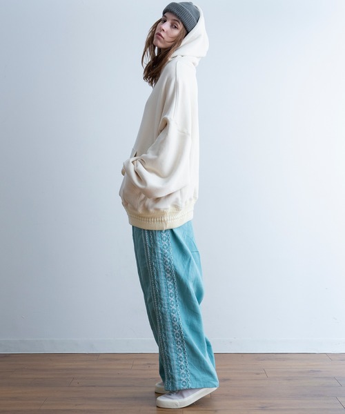 Universal Style Wear(ユニバーサルスタイルウェア)の「Universal Style Wear ビッグ ドルマン パーカー(パーカー・メンズ・ブルー系/ライトパープル/イエロー/オフホワイト・MEDIUM/LARGE/X-LARGE)」の7枚目の写真
