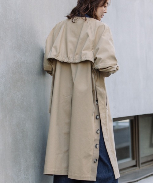 Munich（ミューニック）の「マイクロピーチコットンツイルパフスリーブリブコート（ノーカラーコート・レディース・ブラック/グレイッシュベージュ/ベージュ・XS/S）」の20枚目の写真