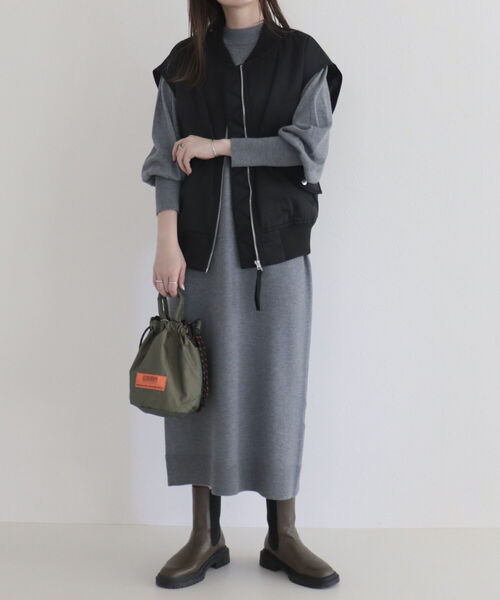 fredy emue(フレディエミュ)の「MA-1ベスト(ブルゾン・レディース・アイボリー/カーキ/ブラック・38)」の7枚目の写真