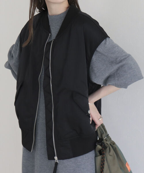 fredy emue(フレディエミュ)の「MA-1ベスト(ブルゾン・レディース・アイボリー/カーキ/ブラック・38)」の10枚目の写真