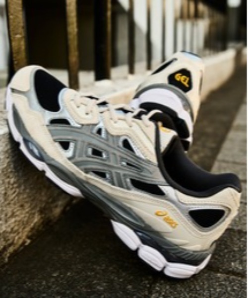 ASICS(アシックス)の「ASICS GEL-NYC / アシックス ゲルエヌ ワイシー(スニーカー・メンズ・アイボリー/ネイビー・25.5cm/26.5cm/27.5cm/28.5cm/26.0cm/27.0cm/28.0cm/29.0cm)」の1枚目の写真