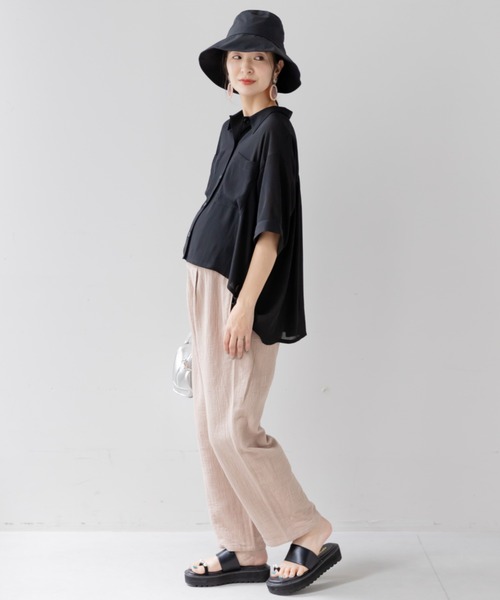 フェリシモMama（フェリシモママ）の「Ｍｏｒｅｄｄｅ　綿１００％楊柳ダブルガーゼ素材が気持ちいい　産前産後楽しめるワイドパンツ（マタニティウェア/グッズ・レディース・ベージュ/ブラック/ブルー・MEDIUM/LARGE/X-LARGE/XX-LARGE）」の7枚目の写真