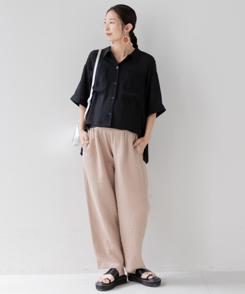 フェリシモMama（フェリシモママ）の「Ｍｏｒｅｄｄｅ　綿１００％楊柳ダブルガーゼ素材が気持ちいい　産前産後楽しめるワイドパンツ（マタニティウェア/グッズ・レディース・ベージュ/ブラック/ブルー・MEDIUM/LARGE/X-LARGE/XX-LARGE）」の8枚目の写真