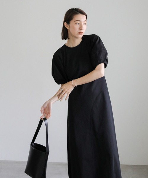 select MOCA（セレクトモカ）の「ボリュームスリーブカーブラインロングワンピース（ワンピース・レディース・アイボリー/ブラック/カーキ/ベージュ・FREE）」の22枚目の写真