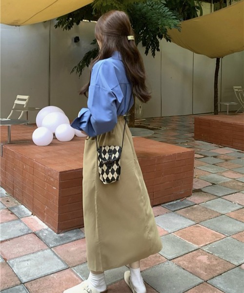 LYEON(リヨン)の「フロントスリットカーゴスカート(スカート・レディース・ベージュ/カーキ・FREE)」の4枚目の写真