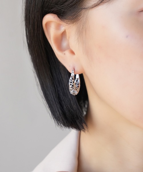IAMUSE(アイアミューズ)の「金属アレルギー対応 透かしデザインフープピアアス S0992【IAMUSE】(ピアス(両耳用)・レディース・シルバー/ゴールド・FREE)」の10枚目の写真
