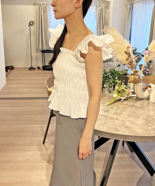 Jewelobe(ジュエローブ)の「ショルダーフリルシャーリングトップス(キャミソール・レディース・カーキ/イエロー/ホワイト/ブラック・FREE)」の17枚目の写真