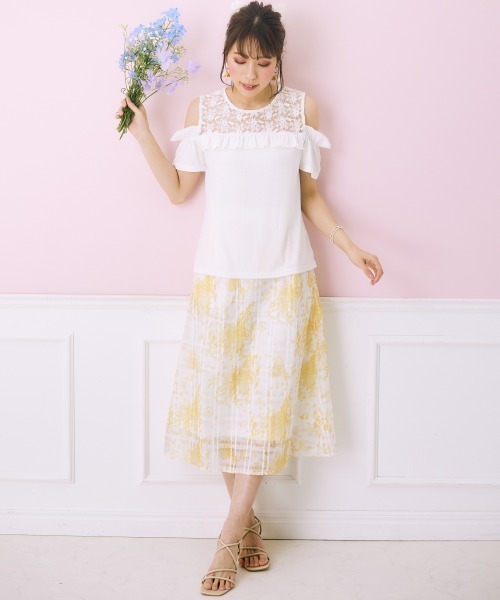 marun（マルン）の「＜大きいサイズ＞ フラワープリントスカート marun（スカート・レディース・イエロー/ブラック・L/LL/3L/4L/5L）」の7枚目の写真