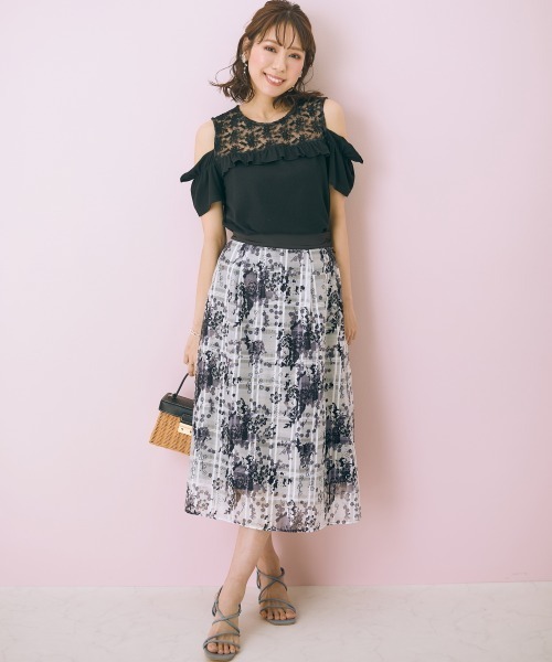 marun（マルン）の「＜大きいサイズ＞ フラワープリントスカート marun（スカート・レディース・イエロー/ブラック・L/LL/3L/4L/5L）」の11枚目の写真