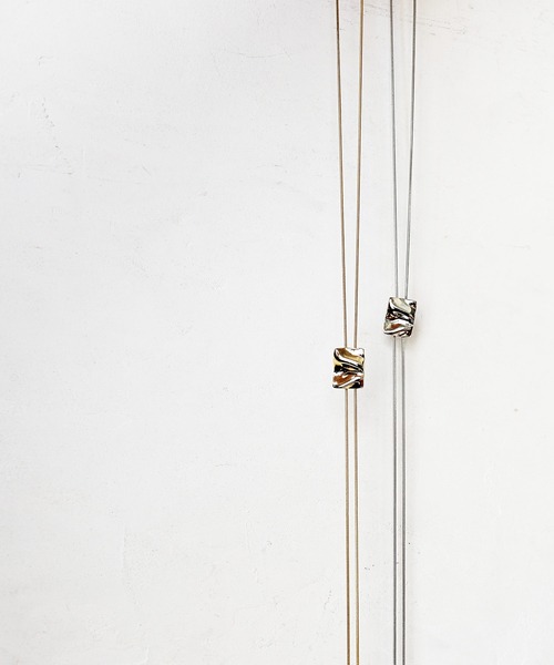 MinoriTY（マイノリティ）の「【MinoriTY】スクエアメタルループタイネックレス メンズ ウィメンズ ユニセックス（ネックレス・メンズ・シルバー/ゴールド・FREE）」の6枚目の写真