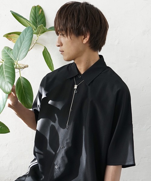 MinoriTY（マイノリティ）の「【MinoriTY】スクエアメタルループタイネックレス メンズ ウィメンズ ユニセックス（ネックレス・メンズ・シルバー/ゴールド・FREE）」の3枚目の写真