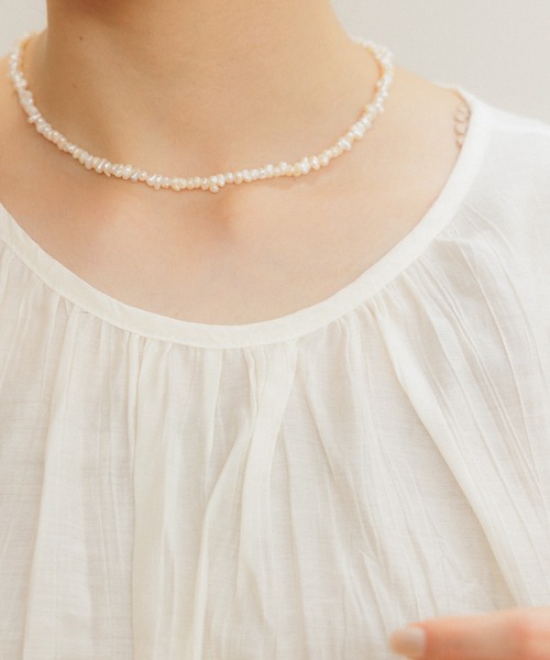 flower（フラワー）の「レディノースリーブブラウス（シャツ/ブラウス・レディース・ベージュ/アイボリー・FREE）」の3枚目の写真