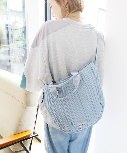 niko and...(ニコアンド)の「オリジナルラウンド2WAYトートバッグN(トートバッグ・レディース・ブラック/アイボリー/チャコール/ピンク/その他1/その他2/ダークグレー/オレンジ/グリーン/シルバー/ブラック系その他/アイボリー系/ブルー・0)」の1枚目の写真