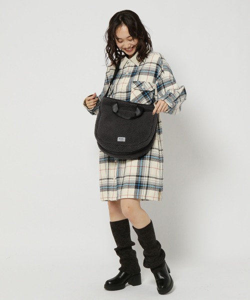 niko and...(ニコアンド)の「オリジナルラウンド2WAYトートバッグN(トートバッグ・レディース・ブラック/アイボリー/チャコール/ピンク/その他1/その他2/ダークグレー/オレンジ/グリーン/シルバー/ブラック系その他/アイボリー系/ブルー・0)」の16枚目の写真