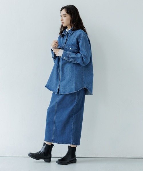 LAKOLE（ラコレ）の「デニムペンシルスカート / 975969（デニムスカート・レディース・ネイビー/ブルー・SMALL/MEDIUM）」の4枚目の写真