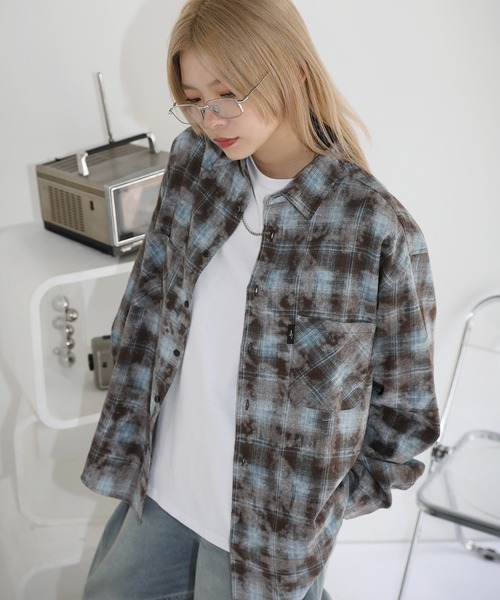 MSG（エムエスジー）の「ヴィンテージ加工 オンブレチェック長袖ラウンドカットショートシャツ（シャツ/ブラウス・メンズ・ネイビー/ブラック/ブラウン/ベージュ/ブラック系2/ネイビー系2/ブルー系その他/ブラウン系その他/ブラック系その他/ブラウン系その他2・M/XL/S/L）」の11枚目の写真