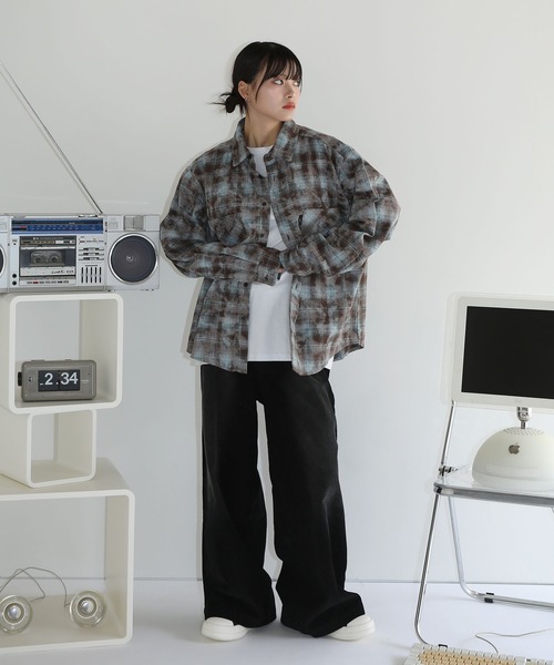 MSG（エムエスジー）の「ヴィンテージ加工 オンブレチェック長袖ラウンドカットショートシャツ（シャツ/ブラウス・メンズ・ネイビー/ブラック/ブラウン/ベージュ/ブラック系2/ネイビー系2/ブルー系その他/ブラウン系その他/ブラック系その他/ブラウン系その他2・M/XL/S/L）」の19枚目の写真