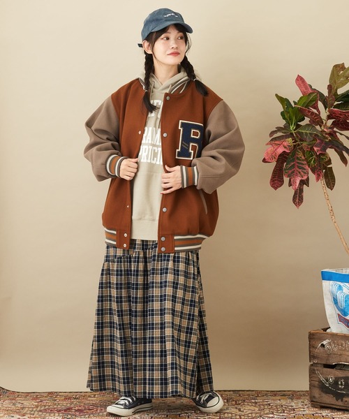 CUBE SUGAR（キューブシュガー）の「空紡糸スウェットロゴプリントプルオーバーパーカー（パーカー・レディース・ベージュ/マルチ/ピンク/ブルー/ホワイト・M）」の13枚目の写真