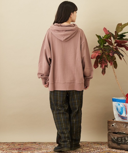 CUBE SUGAR（キューブシュガー）の「空紡糸スウェットロゴプリントプルオーバーパーカー（パーカー・レディース・ベージュ/マルチ/ピンク/ブルー/ホワイト・M）」の19枚目の写真