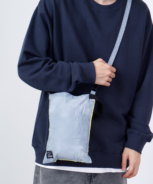 KAKSI(カクシ)の「KAKSI ショルダーエコBAG S(エコバッグ/サブバッグ・メンズ・グレー系/カーキ系/ネイビー系/ブラック系・FREE)」の1枚目の写真