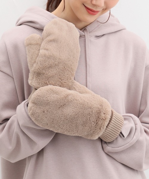 Honeys（ハニーズ）の「フード付ファー手袋（手袋・レディース・モカ/ベージュ/グレー/アイボリー/ピンク・FREE）」の11枚目の写真
