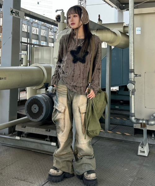 ストリートファッション XU エックスユー star damage tops ダメージトップス グランジ スターニット ダメージニット オーバーサイズ 韓国ファッション ヴィンテージ サイドギャザートップス 長袖トップス ロンT 韓国 ストリート y2k（Tシャツ/カットソー）｜XU（エックスユー）