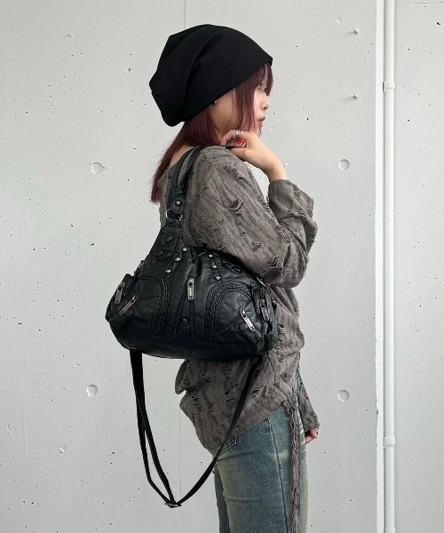 ストリートファッション XU エックスユー star damage tops ダメージトップス グランジ スターニット ダメージニット オーバーサイズ 韓国ファッション ヴィンテージ サイドギャザートップス 長袖トップス ロンT 韓国 ストリート y2k（Tシャツ/カットソー）｜XU（エックスユー）