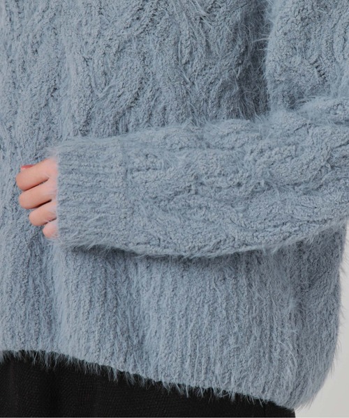 archives（アルシーヴ）の「フェザーモールケーブルルーズニット（ニット/セーター・レディース・ブルー/イエロー/アイボリー/ピンク・MEDIUM）」の5枚目の写真