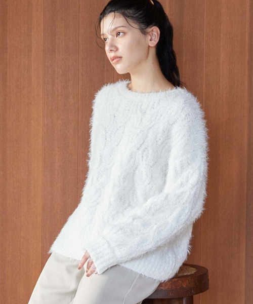 archives（アルシーヴ）の「フェザーモールケーブルルーズニット（ニット/セーター・レディース・ブルー/イエロー/アイボリー/ピンク・MEDIUM）」の8枚目の写真