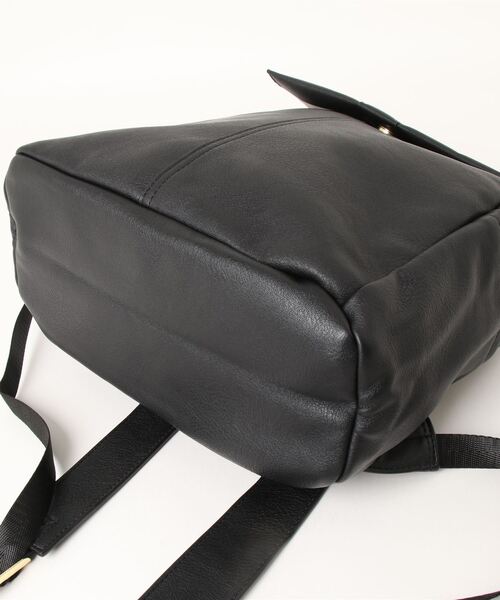 and it_（アンドイット）の「Legato Largo ネオノスタルジック A４リュック（バックパック/リュック・レディース・ブラック/キャメル/ライトベージュ/グレイッシュベージュ・FREE）」の6枚目の写真