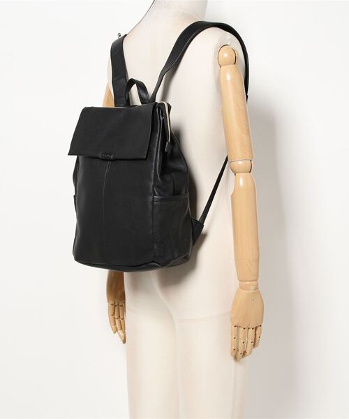 and it_（アンドイット）の「Legato Largo ネオノスタルジック A４リュック（バックパック/リュック・レディース・ブラック/キャメル/ライトベージュ/グレイッシュベージュ・FREE）」の8枚目の写真