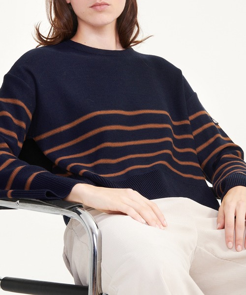 AIGLE（エーグル）の「Made in France クロップド丈 ストライププルオーバーセーター / ウールニットセーター（ニット/セーター・レディース・ネイビー/ブラック・S/XS/M）」の4枚目の写真