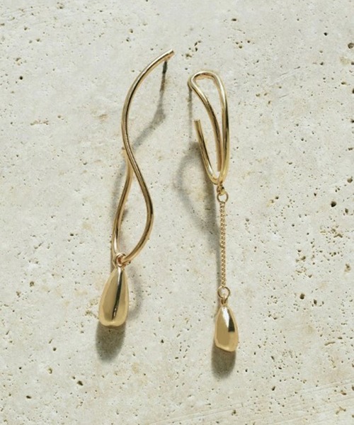 GOLDY(ゴールディ)の「【GOLDY】ツイスト ライン × ドロップ アシンメトリー ピアス / 1221205 CS-2311(ピアス(両耳用)・レディース・ゴールド系その他2/シルバー系その他・FREE)」の10枚目の写真