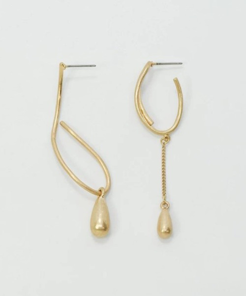 GOLDY(ゴールディ)の「【GOLDY】ツイスト ライン × ドロップ アシンメトリー ピアス / 1221205 CS-2311(ピアス(両耳用)・レディース・ゴールド系その他2/シルバー系その他・FREE)」の3枚目の写真