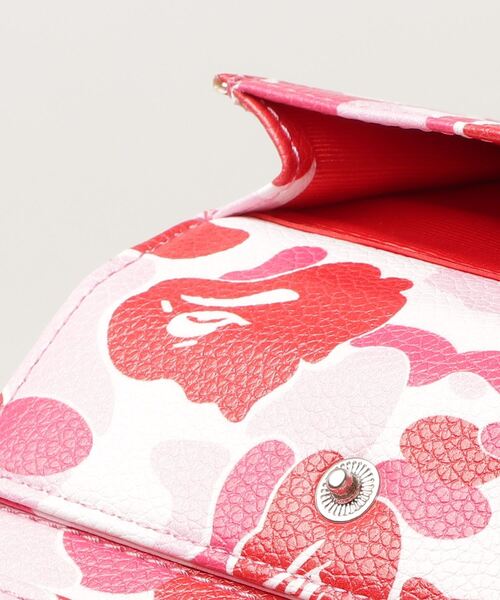 A BATHING APE（アベイシングエイプ）の「ABC CAMO MINI WALLET