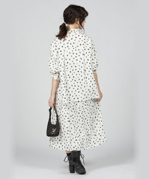 To b. by agnes b.(トゥービーバイアニエスベー)の「【セットアップ対応商品】WV35 CHEMISE トゥービーモノグラムシャツ(シャツ/ブラウス・レディース・ホワイト・38/40/36)」の4枚目の写真