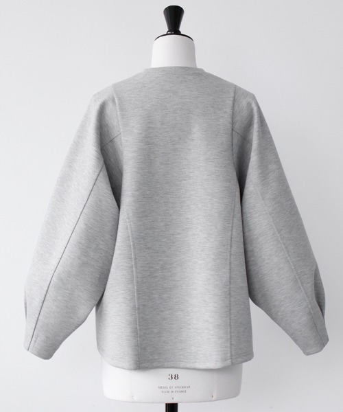 ELFRANK(エルフランク)の「ダンボールニットボリューム袖プルオーバー(Tシャツ/カットソー・レディース・オフホワイト/グレー/ブラック・FREE)」の4枚目の写真