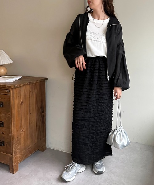 DISCOAT（ディスコート）の「【WEB限定】フリルティアードナロースカート（スカート・レディース・ブラック/オフホワイト・FREE）」の4枚目の写真