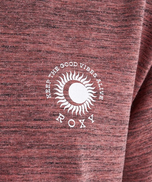ROXY(ロキシー)の「SOL DE VERANO/ロキシークロップド丈Tシャツ(Tシャツ/カットソー・レディース・パープル/ブラウン/グレー・MEDIUM/LARGE/SMALL)」の13枚目の写真