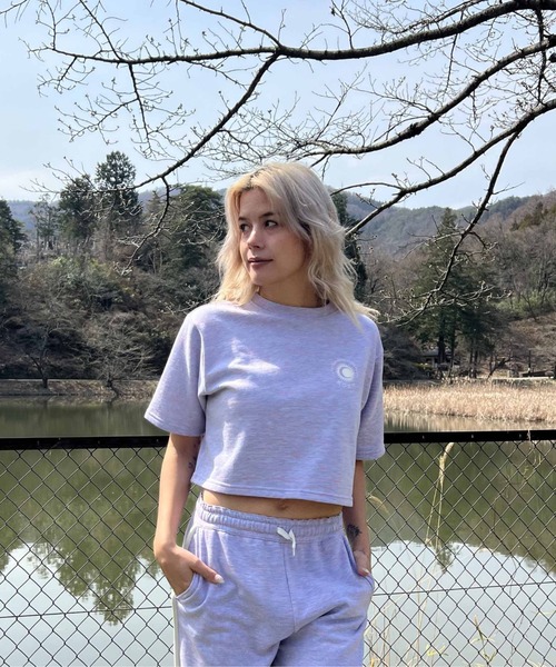 ROXY(ロキシー)の「SOL DE VERANO/ロキシークロップド丈Tシャツ(Tシャツ/カットソー・レディース・パープル/ブラウン/グレー・MEDIUM/LARGE/SMALL)」の14枚目の写真