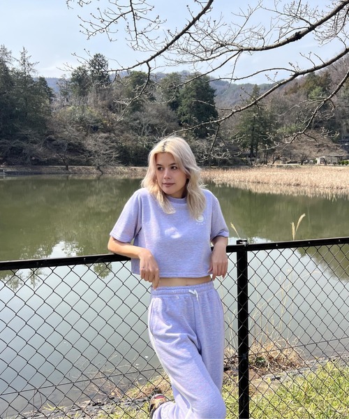 ROXY(ロキシー)の「SOL DE VERANO/ロキシークロップド丈Tシャツ(Tシャツ/カットソー・レディース・パープル/ブラウン/グレー・MEDIUM/LARGE/SMALL)」の17枚目の写真
