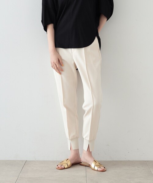 GALLEST(ギャレスト)の「◆ピンタックスリットジョガーパンツ(その他パンツ・レディース・アイボリー/ブラック/グレー・36/38/40)」の2枚目の写真