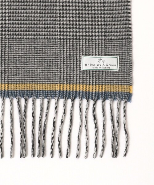BEAMS F（ビームスエフ）の「Whiteley&Green / ウールカシミヤ グレンチェック柄 マフラー（マフラー・メンズ・ブラック・ONE SIZE）」の3枚目の写真